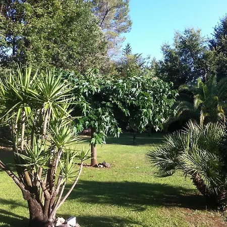 Les Bergeries Bed & Breakfast *