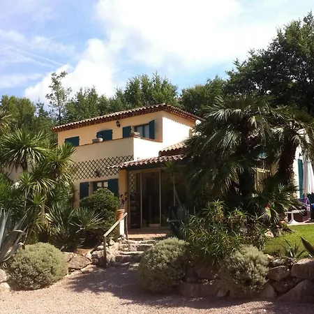 Les Bergeries Bed & Breakfast *