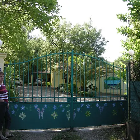 Les Bergeries Bed & Breakfast *